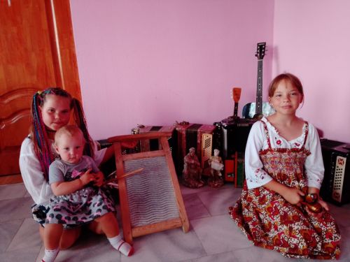День необычных музыкальных инструментов в Мамыковском ДК: творчество, эксперименты и уникальные звуки