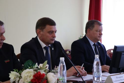 Руководство Нурлатского района встретилось с трудовыми коллективами социальных учреждений
