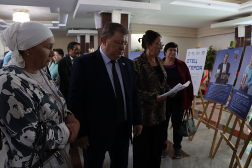 В Нурлате открылась фотовыставка «Отец Героя»