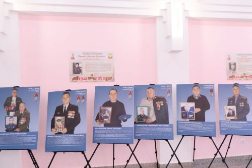 В Нурлате открылась фотовыставка «Отец Героя»