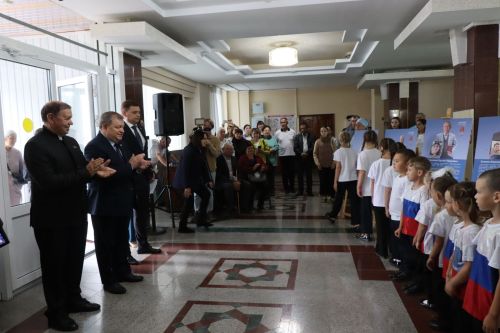 В Нурлате открылась фотовыставка «Отец Героя»