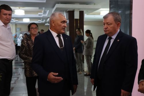 В Нурлате открылась фотовыставка «Отец Героя»
