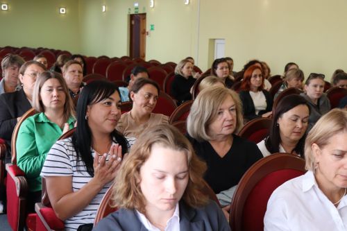 Руководство Нурлатского района встретилось с трудовыми коллективами социальных учреждений