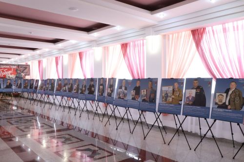 В Нурлате открылась фотовыставка «Отец Героя»