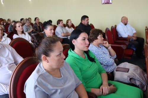 Руководство Нурлатского района встретилось с трудовыми коллективами социальных учреждений
