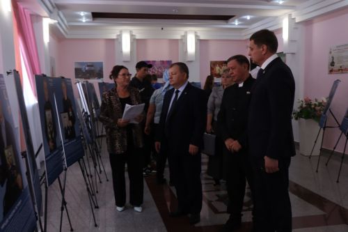 В Нурлате открылась фотовыставка «Отец Героя»