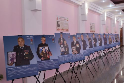 В Нурлате открылась фотовыставка «Отец Героя»