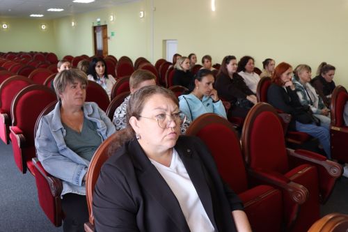 Руководство Нурлатского района встретилось с трудовыми коллективами социальных учреждений