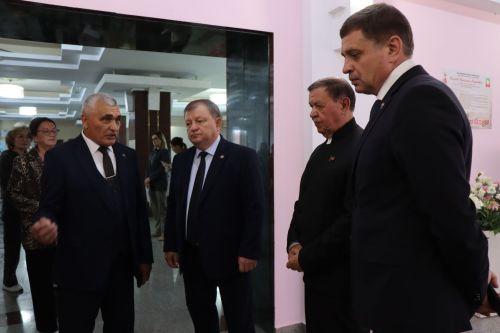 В Нурлате открылась фотовыставка «Отец Героя»