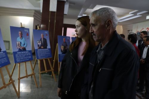 В Нурлате открылась фотовыставка «Отец Героя»