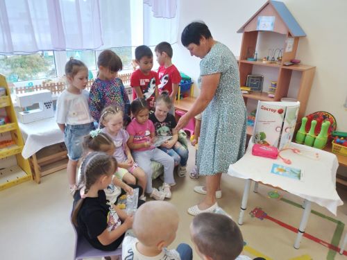 Юные нурлатские фармацевты изучают лекарственные растения