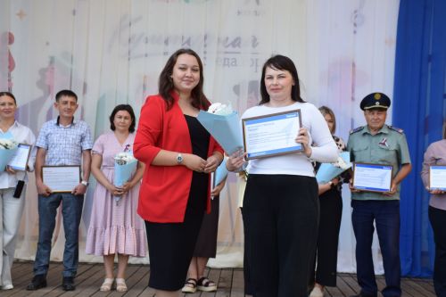 В День государственного флага России в Нурлате прошло праздничное мероприятие