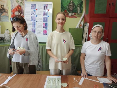 Молитва, мёд и добрые дела: как проводят лето в «Ильинском росточке»