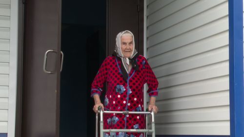 93-летняя Мария Платонова вернулась в свой дом после взрыва