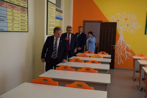 Министр образования и науки Татарстана Ильсур Хадиуллин с рабочим визитом посетил Нурлат