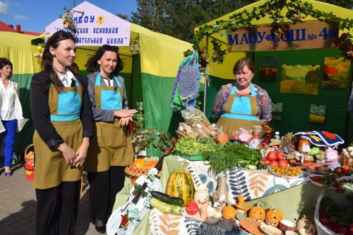 Школьная ярмарка в Нурлате стала ярким событием августовской конференции педагогов