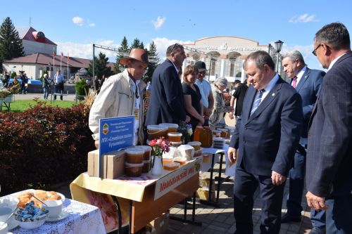 В Нурлате традиционный Фестиваль меда вновь собрал гостей
