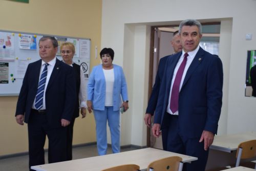 Министр образования и науки Татарстана Ильсур Хадиуллин с рабочим визитом посетил Нурлат