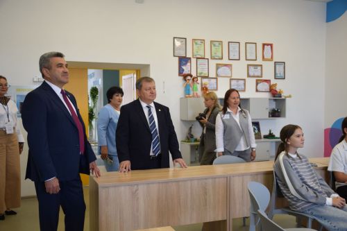 Министр образования и науки Татарстана Ильсур Хадиуллин с рабочим визитом посетил Нурлат