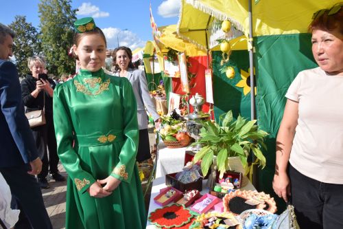 Школьная ярмарка в Нурлате стала ярким событием августовской конференции педагогов
