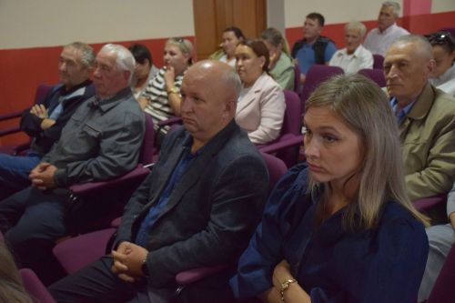 На сходе граждан в Нурлатской гимназии обсудили актуальные вопросы