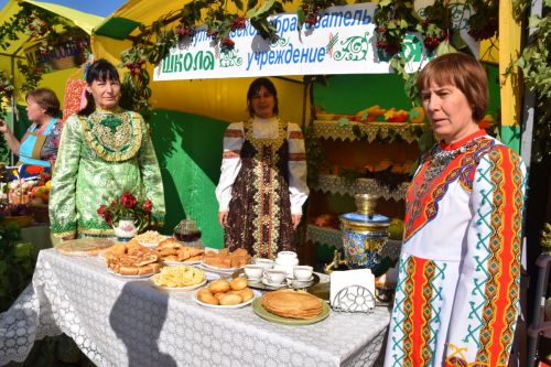 Школьная ярмарка в Нурлате стала ярким событием августовской конференции педагогов