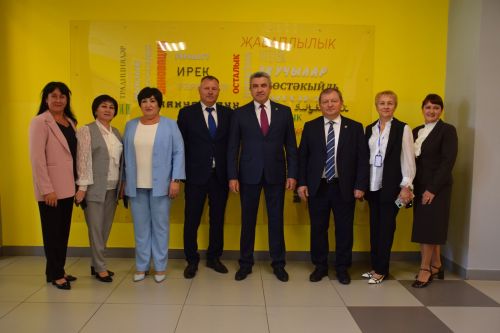 Министр образования и науки Татарстана Ильсур Хадиуллин с рабочим визитом посетил Нурлат