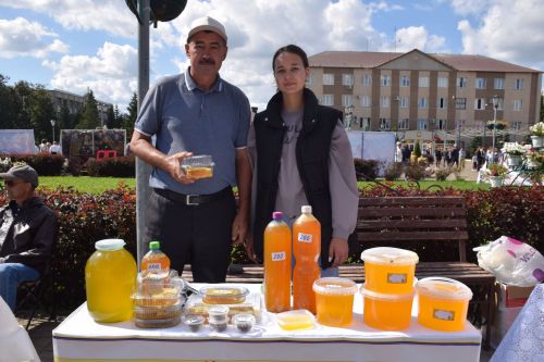 В Нурлате традиционный Фестиваль меда вновь собрал гостей