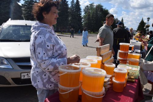 В Нурлате традиционный Фестиваль меда вновь собрал гостей