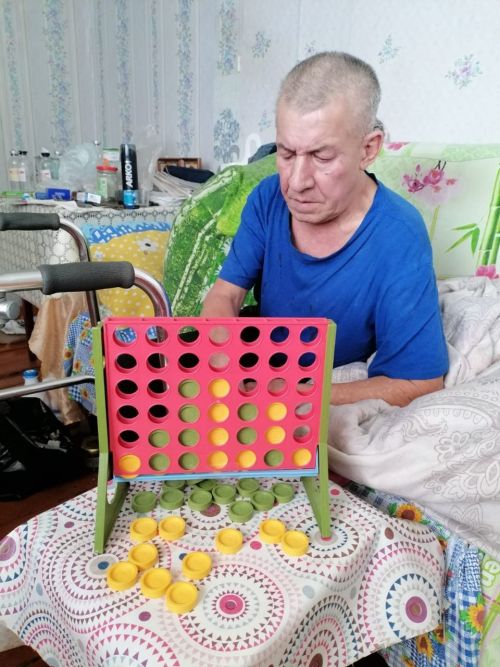 Игры, прогулки, общение: как в Нурлате дарят радость пожилым