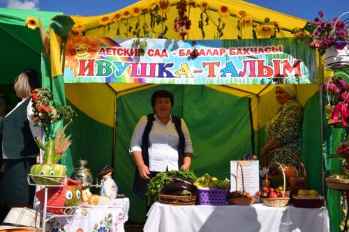 Школьная ярмарка в Нурлате стала ярким событием августовской конференции педагогов
