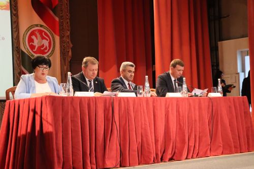 В Нурлате министр образования Татарстана участвовал в августовском совещании педагогов