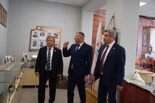 Министр образования и науки Татарстана Ильсур Хадиуллин с рабочим визитом посетил Нурлат