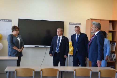 Министр образования и науки Татарстана Ильсур Хадиуллин с рабочим визитом посетил Нурлат