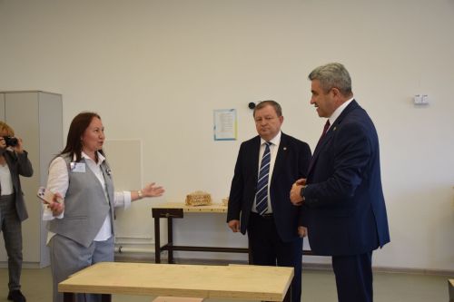 Министр образования и науки Татарстана Ильсур Хадиуллин с рабочим визитом посетил Нурлат