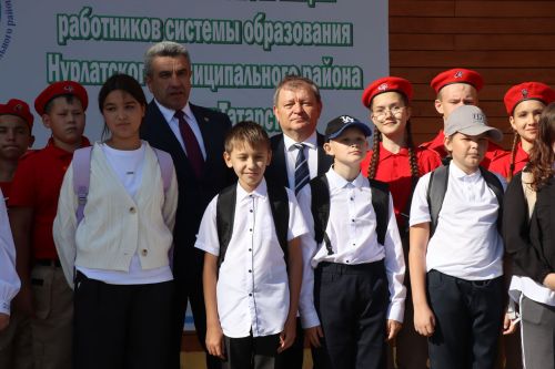 В Нурлате министр образования принял участие в акции «Помоги собраться в школу»
