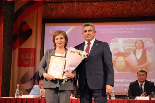 В Нурлате министр образования Татарстана участвовал в августовском совещании педагогов