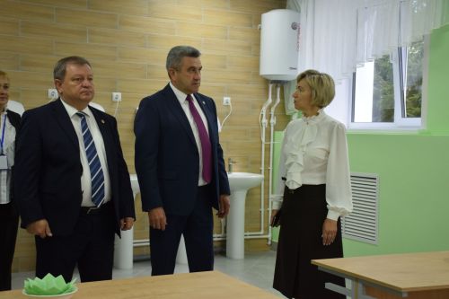 Министр образования и науки Татарстана Ильсур Хадиуллин с рабочим визитом посетил Нурлат