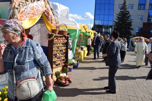 Школьная ярмарка в Нурлате стала ярким событием августовской конференции педагогов