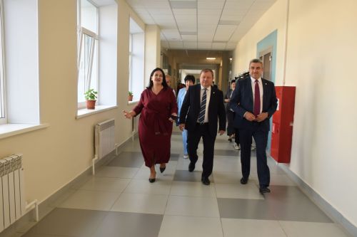 Министр образования и науки Татарстана Ильсур Хадиуллин с рабочим визитом посетил Нурлат