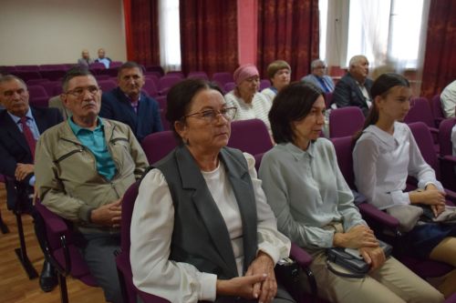 На сходе граждан в Нурлатской гимназии обсудили актуальные вопросы