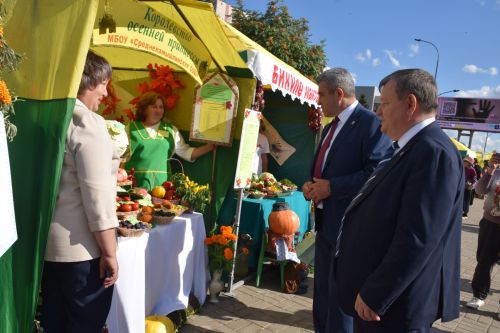 Школьная ярмарка в Нурлате стала ярким событием августовской конференции педагогов