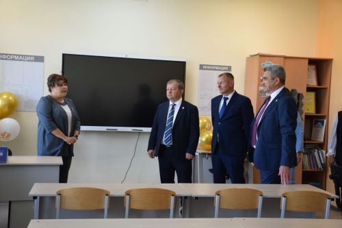Министр образования и науки Татарстана Ильсур Хадиуллин с рабочим визитом посетил Нурлат
