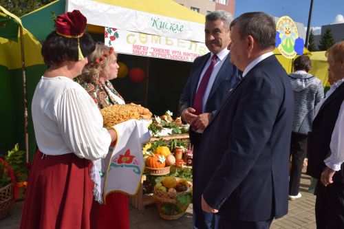 Школьная ярмарка в Нурлате стала ярким событием августовской конференции педагогов