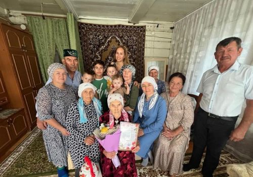 Жительницу деревни Кичкальня Назию Шагитовну Юсупову поздравили с юбилеем