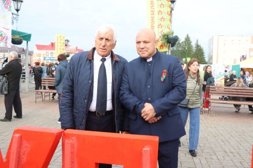 Уникальная выставка «По Zову сердца» стала центром празднования в Нурлате