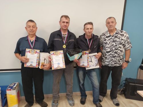 В Нурлате прошли праздничные турниры по шахматам и шашкам