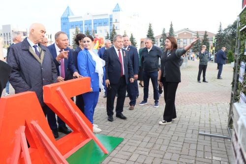Уникальная выставка «По Zову сердца» стала центром празднования в Нурлате