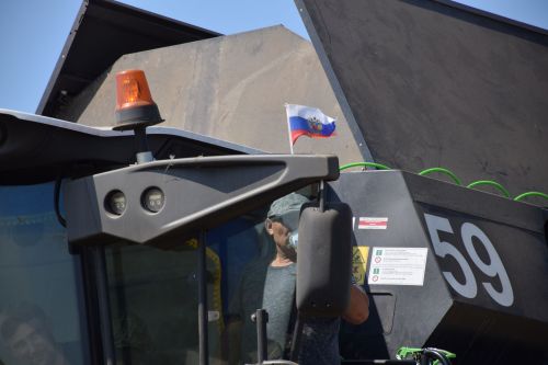 Глава Нурлатского района Дамир Ишкинеев наградил передовых комбайнеров «Агрофирмы 15»
