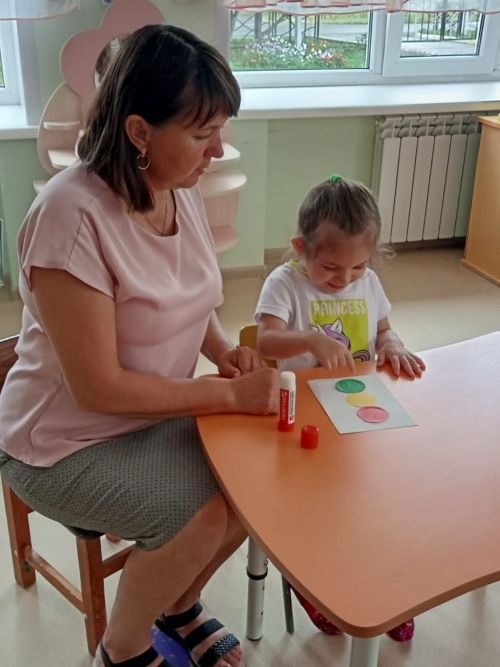 «Алсу» зажигает зеленый свет: в Нурлатском детсаду отметили День светофора